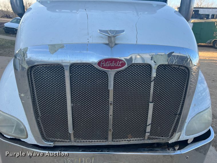 image for item MM9199 2005 Peterbilt 387  semi truck