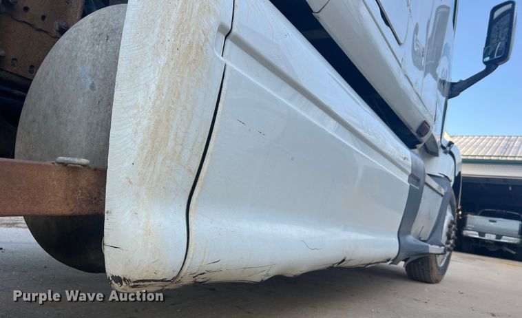 image for item MM9199 2005 Peterbilt 387  semi truck