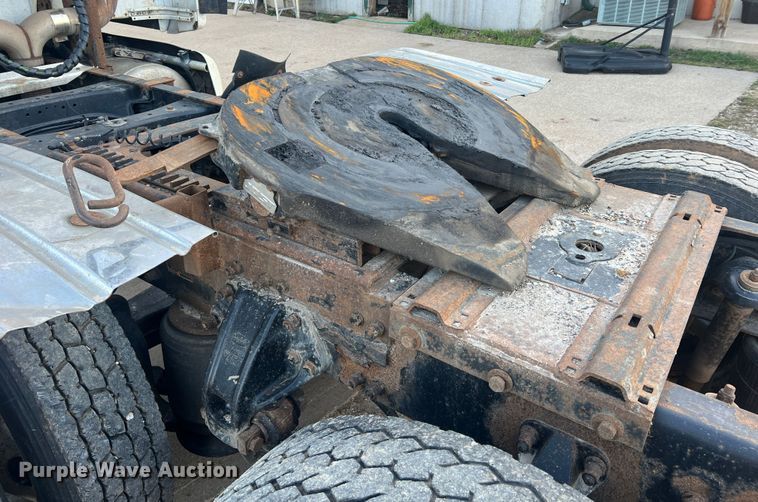 image for item MM9199 2005 Peterbilt 387  semi truck