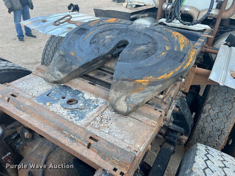 image for item MM9199 2005 Peterbilt 387  semi truck