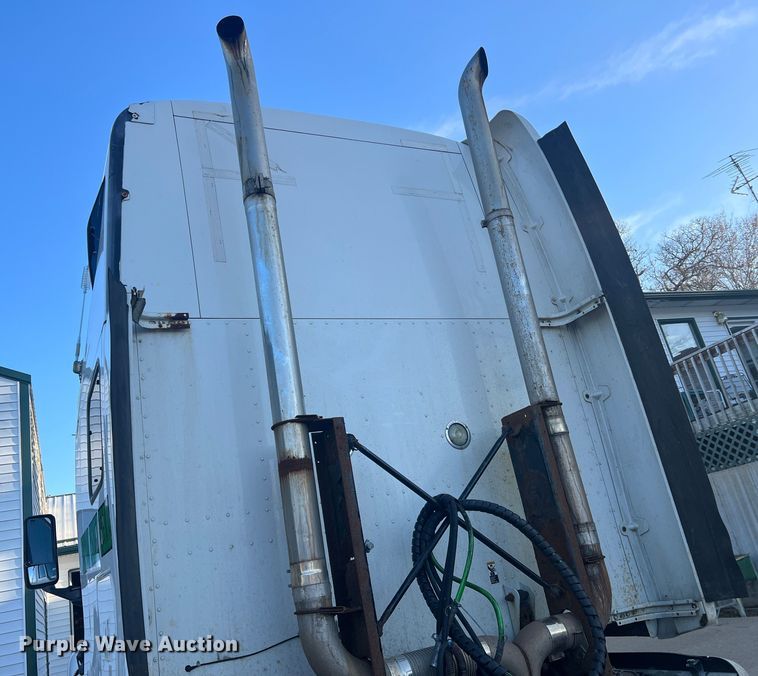 image for item MM9199 2005 Peterbilt 387  semi truck