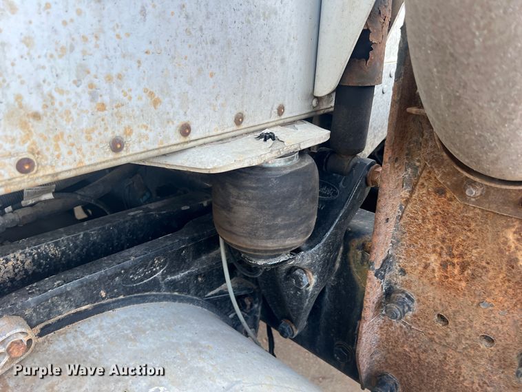 image for item MM9199 2005 Peterbilt 387  semi truck