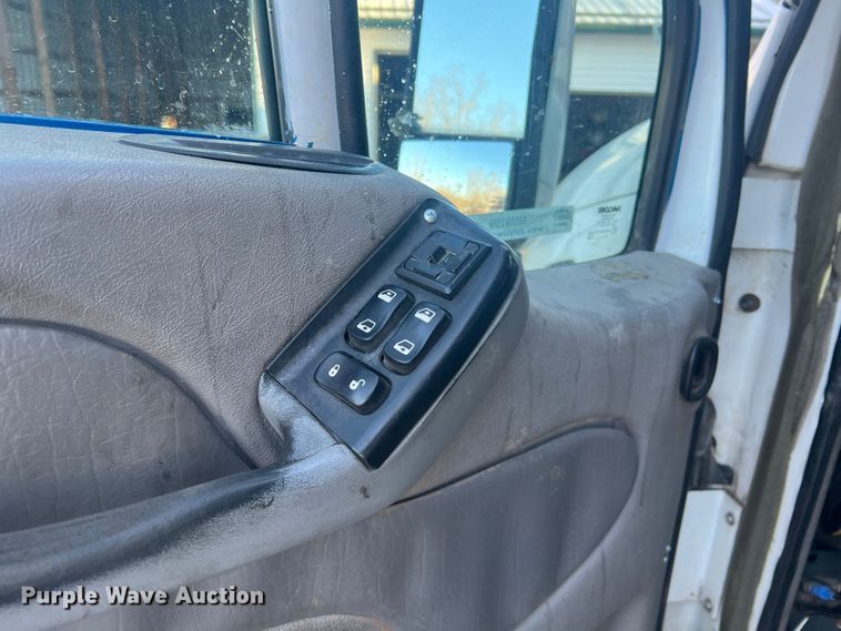 image for item MM9199 2005 Peterbilt 387  semi truck