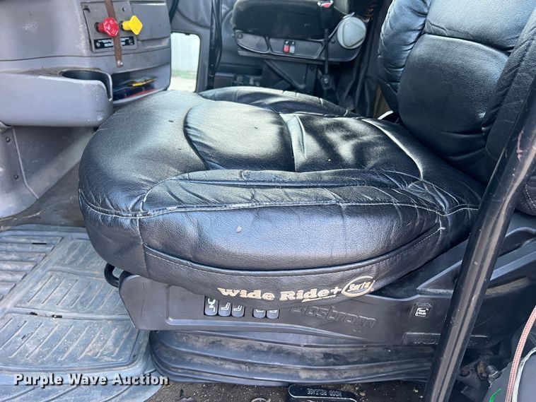 image for item MM9199 2005 Peterbilt 387  semi truck