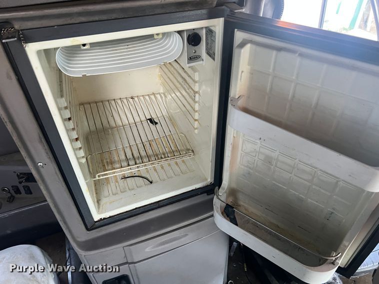 image for item MM9199 2005 Peterbilt 387  semi truck