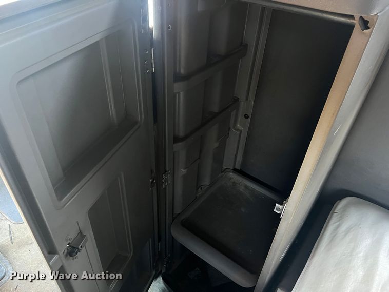 image for item MM9199 2005 Peterbilt 387  semi truck