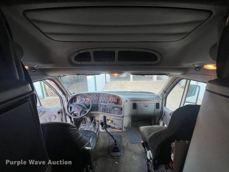 image for item MM9199 2005 Peterbilt 387  semi truck