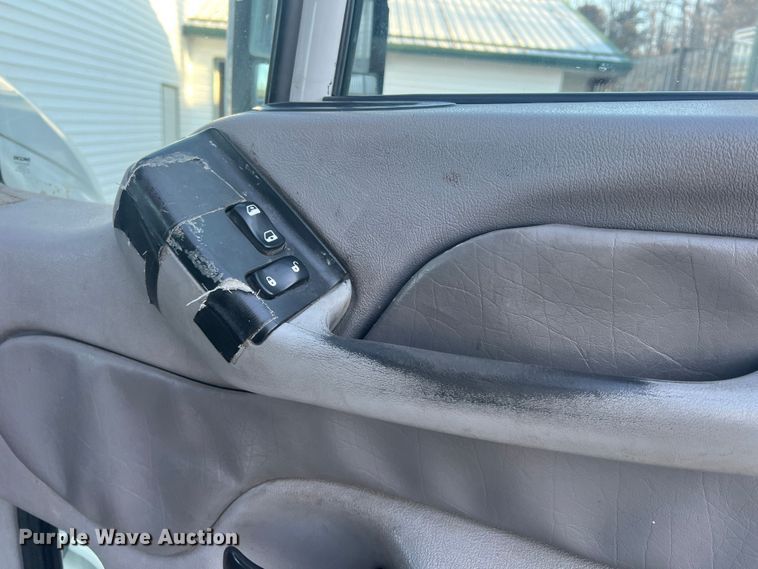 image for item MM9199 2005 Peterbilt 387  semi truck