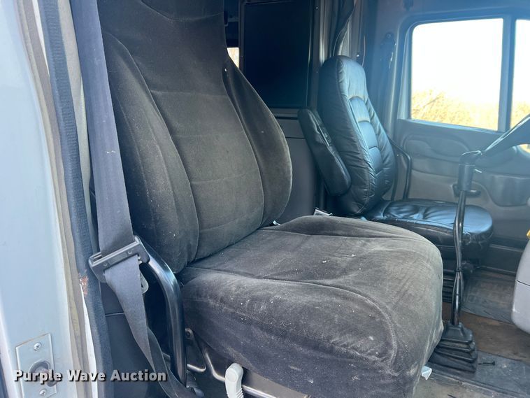 image for item MM9199 2005 Peterbilt 387  semi truck