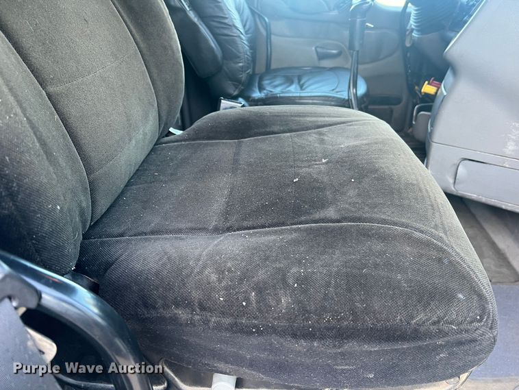 image for item MM9199 2005 Peterbilt 387  semi truck