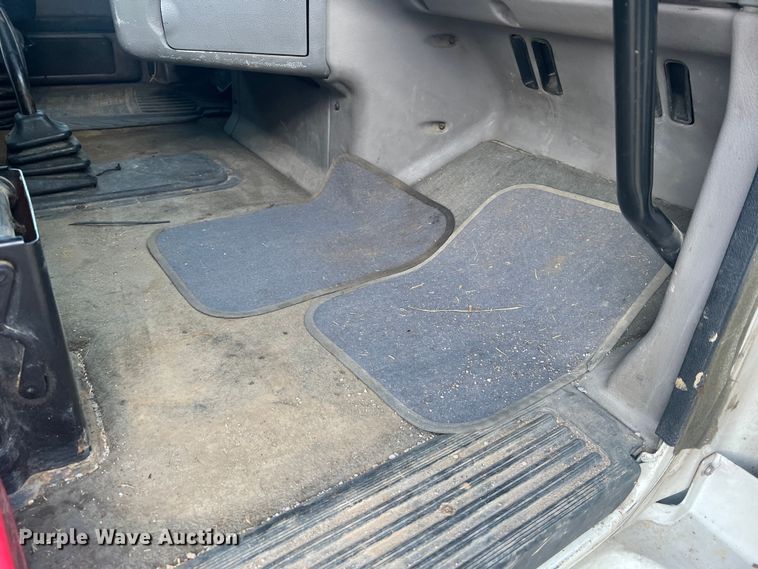 image for item MM9199 2005 Peterbilt 387  semi truck