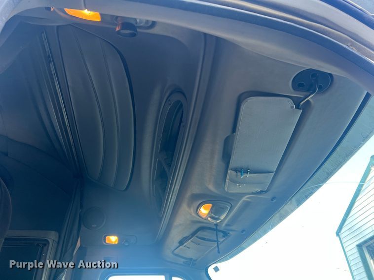 image for item MM9199 2005 Peterbilt 387  semi truck