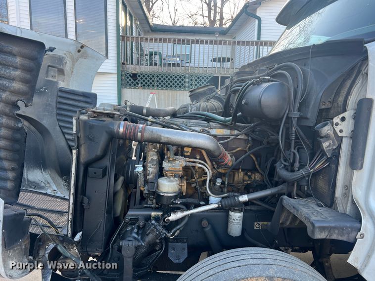 image for item MM9199 2005 Peterbilt 387  semi truck