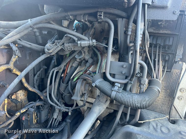 image for item MM9199 2005 Peterbilt 387  semi truck