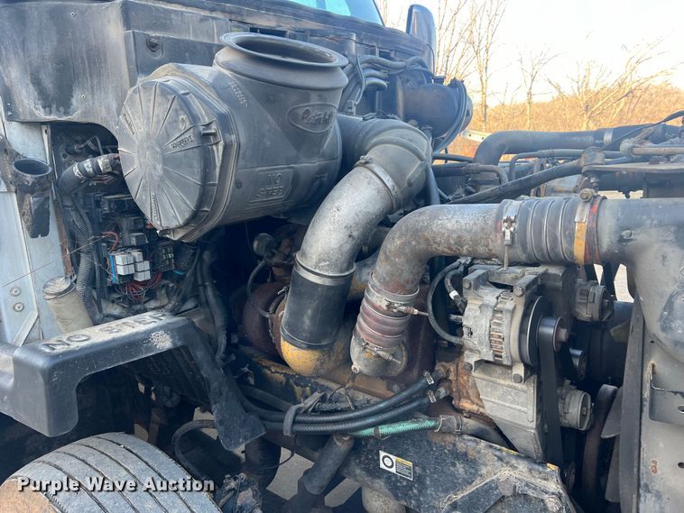 image for item MM9199 2005 Peterbilt 387  semi truck