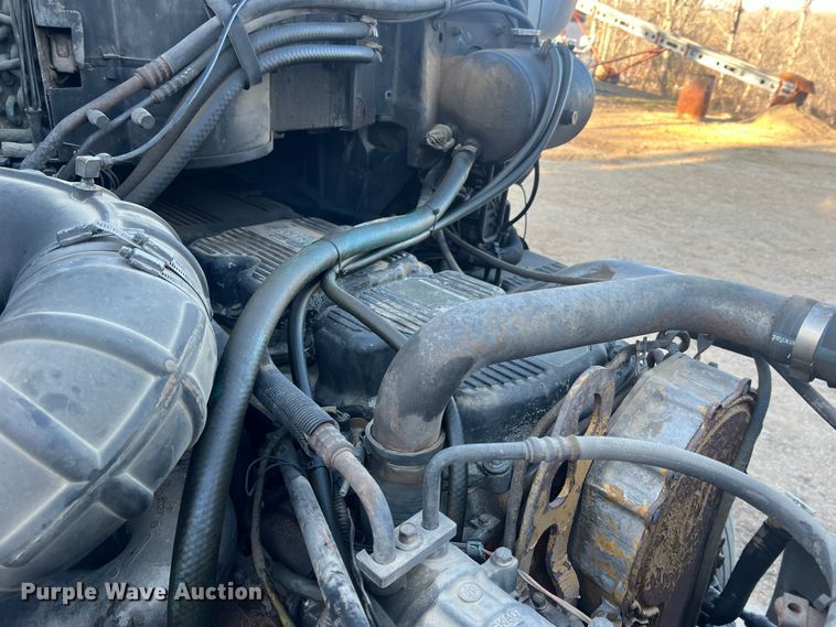 image for item MM9199 2005 Peterbilt 387  semi truck