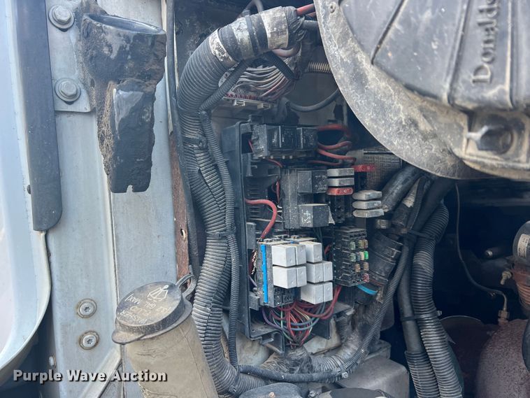 image for item MM9199 2005 Peterbilt 387  semi truck