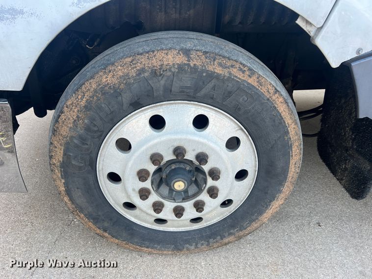 image for item MM9199 2005 Peterbilt 387  semi truck