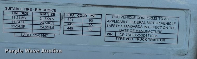 image for item MM9199 2005 Peterbilt 387  semi truck