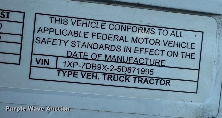 image for item MM9199 2005 Peterbilt 387  semi truck