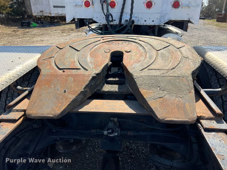 image for item MM9227 2001 Freightliner Columbia  semi truck