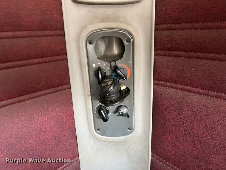 image for item MM9227 2001 Freightliner Columbia  semi truck