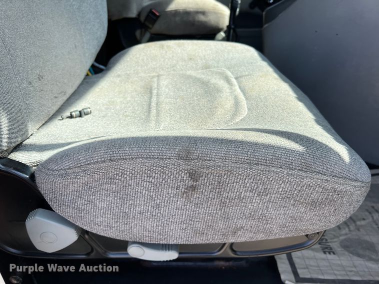 image for item MM9227 2001 Freightliner Columbia  semi truck