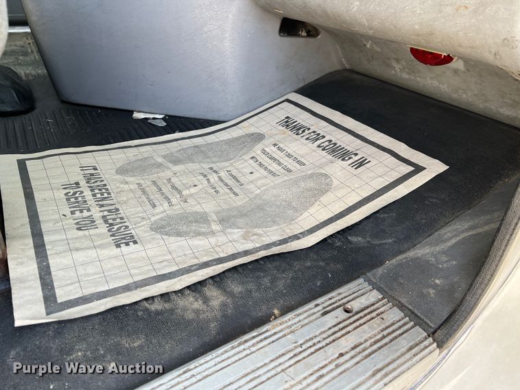 image for item MM9227 2001 Freightliner Columbia  semi truck