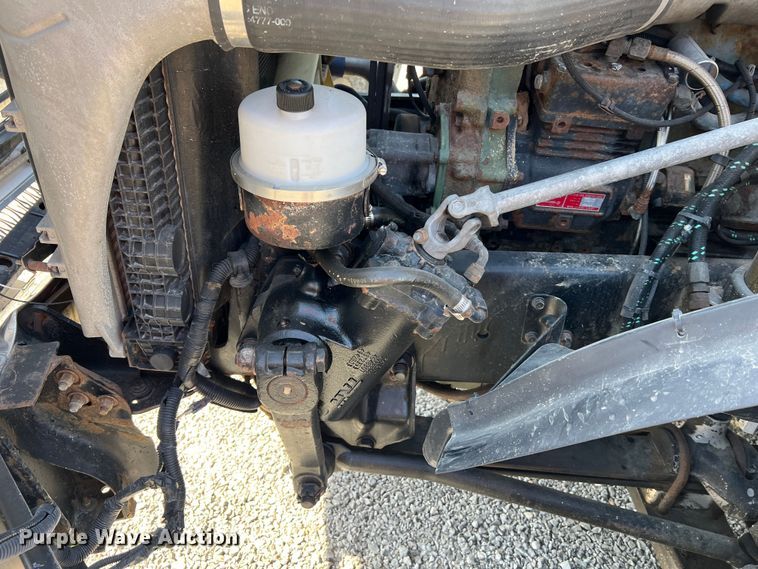 image for item MM9227 2001 Freightliner Columbia  semi truck