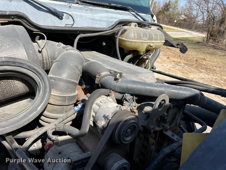 image for item MM9227 2001 Freightliner Columbia  semi truck