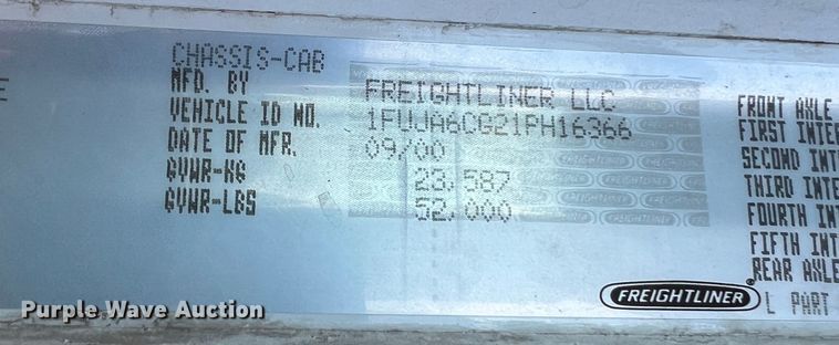 image for item MM9227 2001 Freightliner Columbia  semi truck