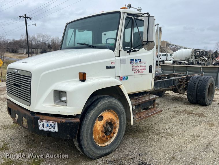 image for item MM9235 1999 Freightliner FL70  truck cab and chassis