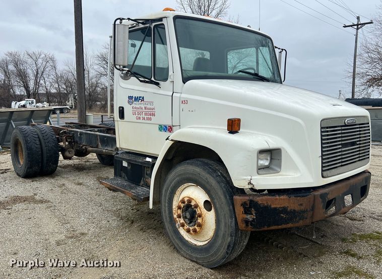 image for item MM9235 1999 Freightliner FL70  truck cab and chassis