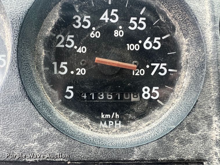 image for item MM9235 1999 Freightliner FL70  truck cab and chassis