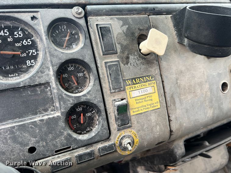 image for item MM9235 1999 Freightliner FL70  truck cab and chassis