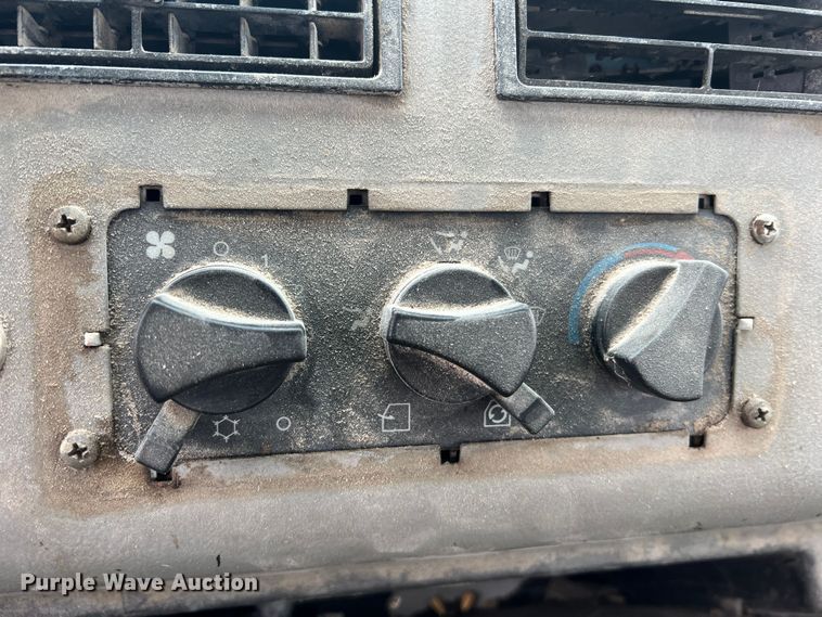 image for item MM9235 1999 Freightliner FL70  truck cab and chassis