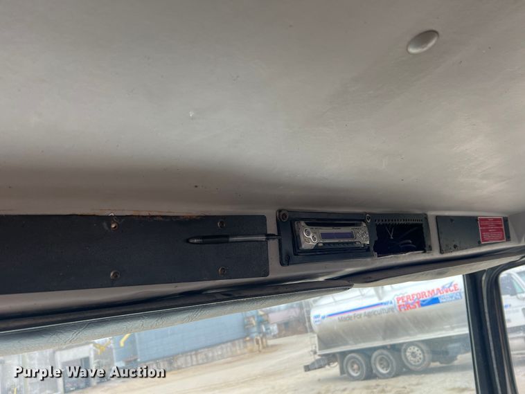 image for item MM9235 1999 Freightliner FL70  truck cab and chassis