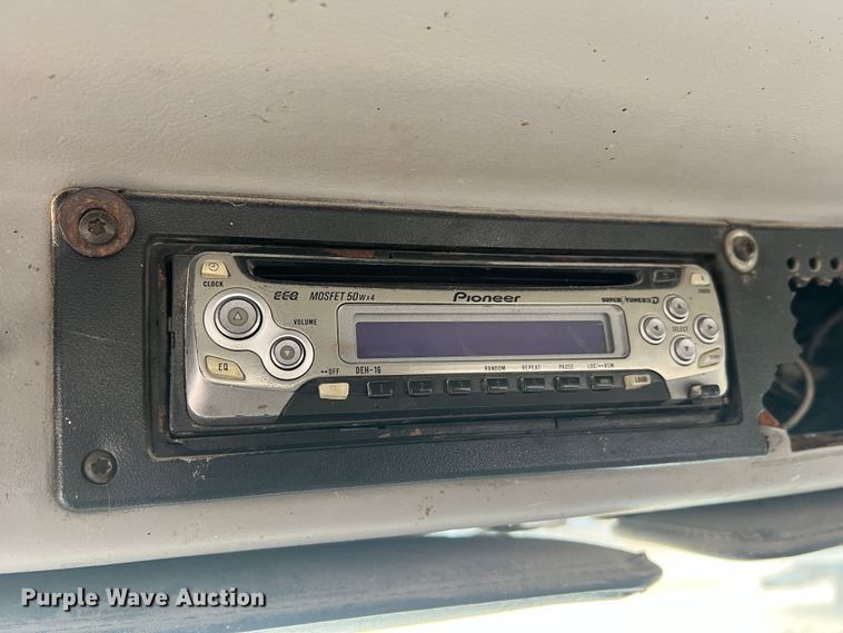 image for item MM9235 1999 Freightliner FL70  truck cab and chassis