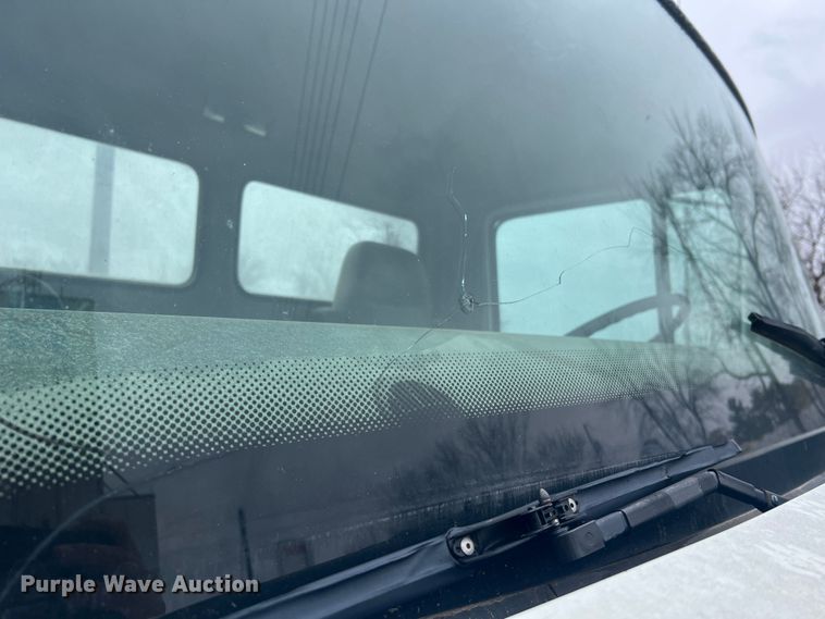 image for item MM9235 1999 Freightliner FL70  truck cab and chassis