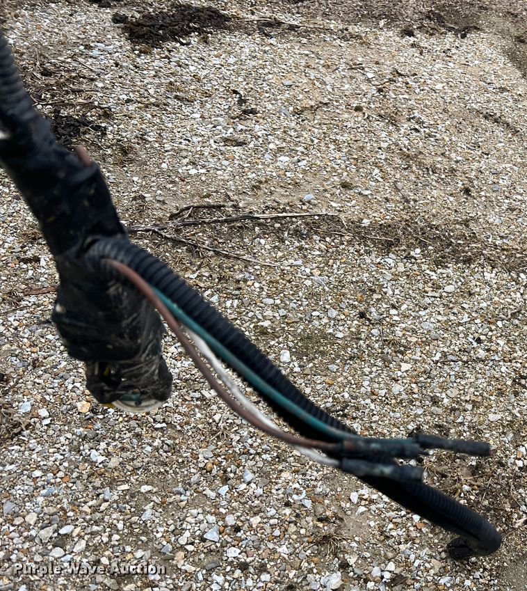 image for item MM9235 1999 Freightliner FL70  truck cab and chassis