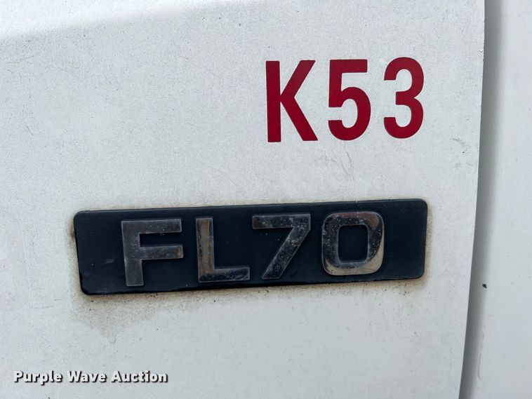 image for item MM9235 1999 Freightliner FL70  truck cab and chassis