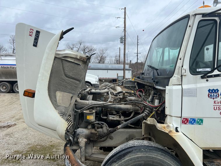 image for item MM9235 1999 Freightliner FL70  truck cab and chassis