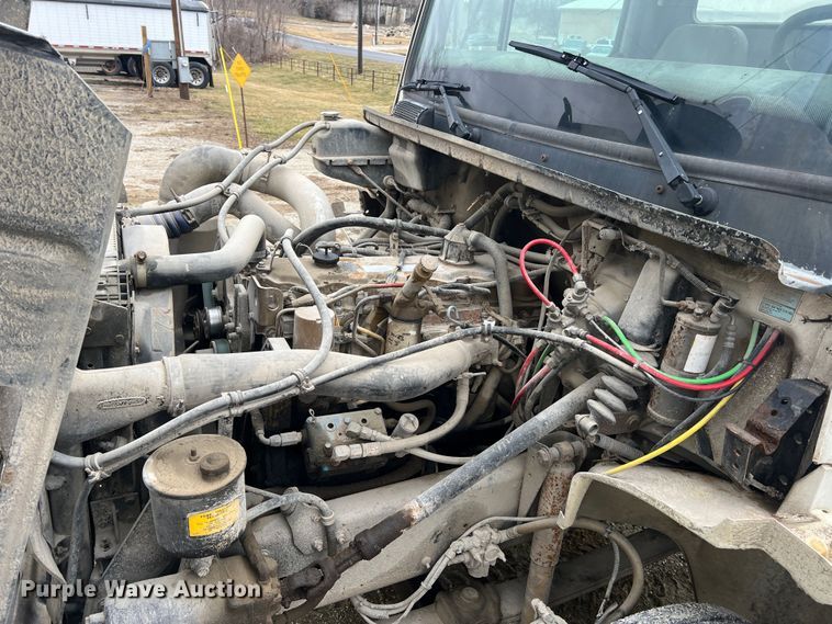 image for item MM9235 1999 Freightliner FL70  truck cab and chassis