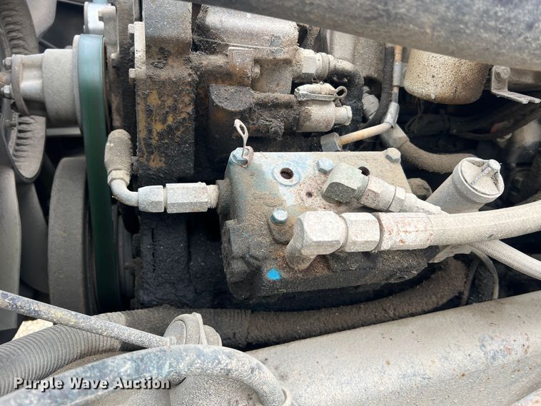 image for item MM9235 1999 Freightliner FL70  truck cab and chassis