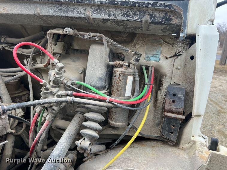 image for item MM9235 1999 Freightliner FL70  truck cab and chassis