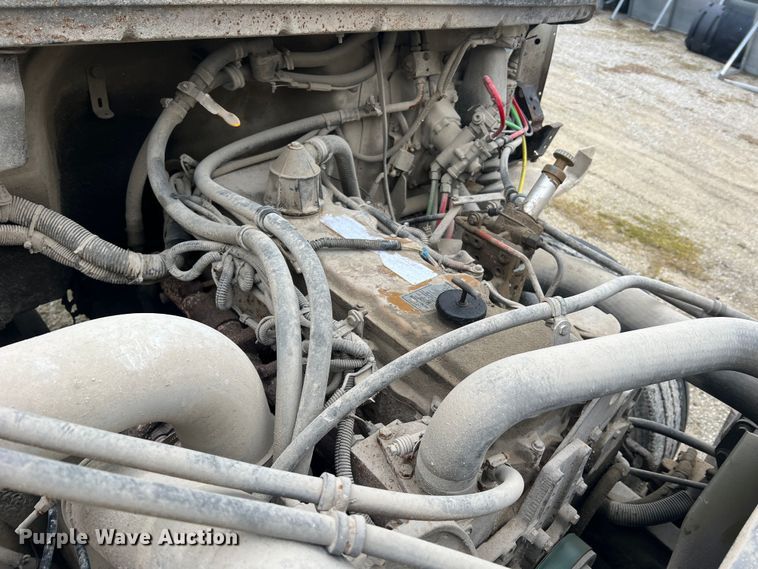 image for item MM9235 1999 Freightliner FL70  truck cab and chassis