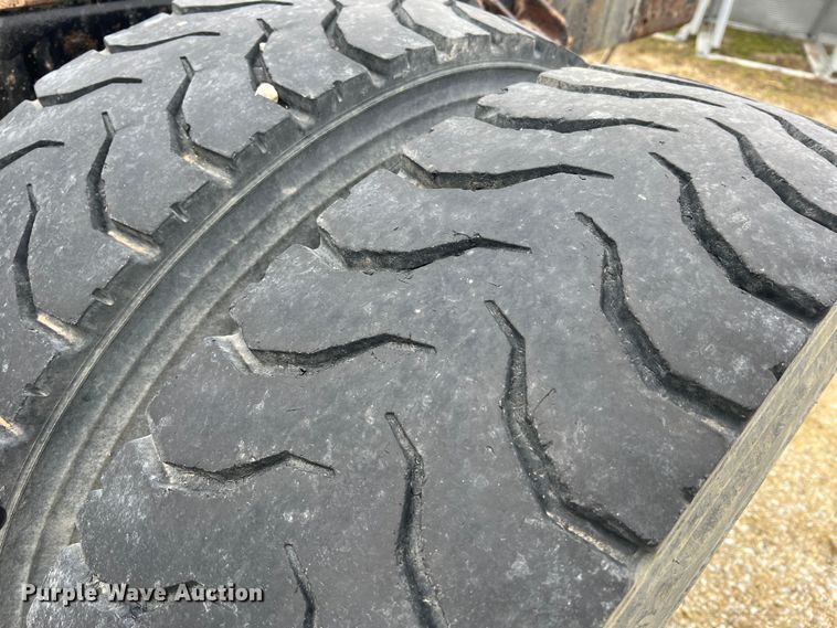 image for item MM9235 1999 Freightliner FL70  truck cab and chassis