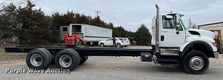 image for item MM9258 2013 International WorkStar  truck cab and chassis