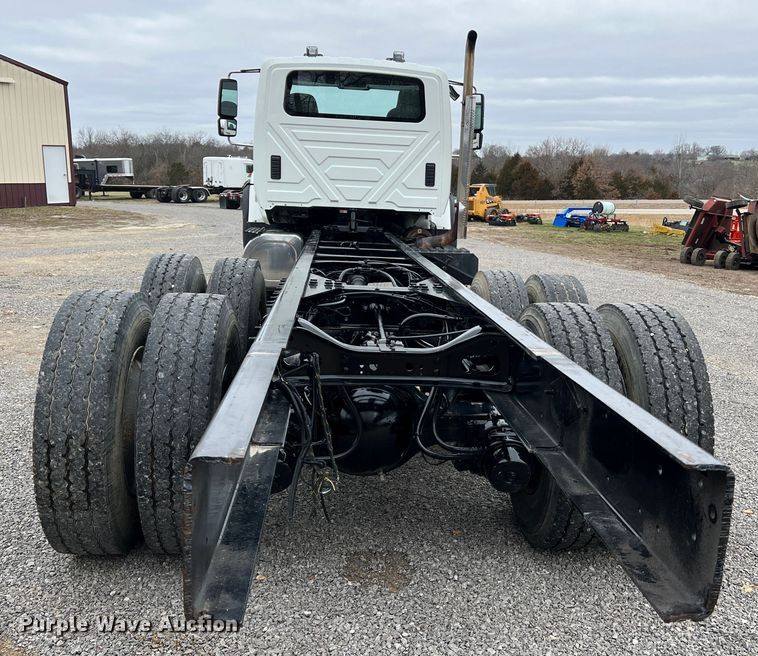 image for item MM9258 2013 International WorkStar  truck cab and chassis