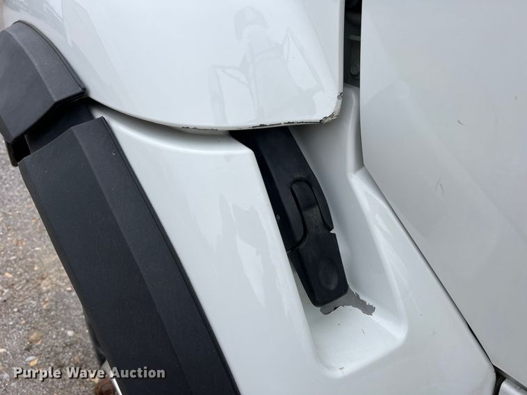 image for item MM9258 2013 International WorkStar  truck cab and chassis